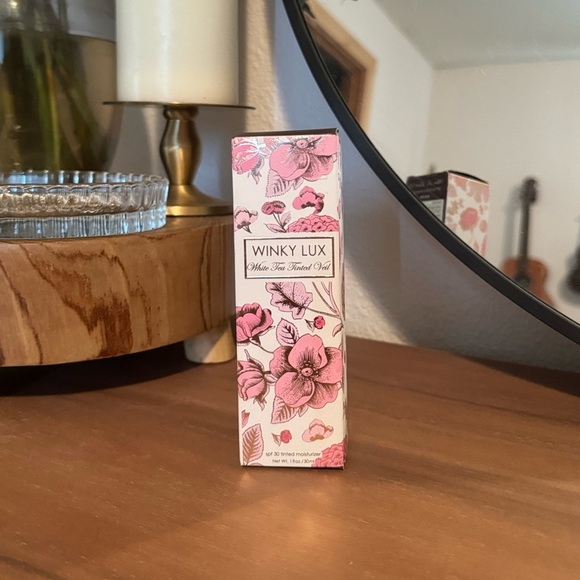 NWT Winky lux spf 30 tinted moisturizer‎ Shade Rich Tint - Picture 1 of 6